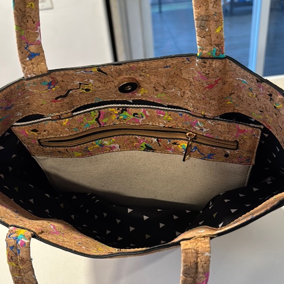 👜Cork Recycled ♻️Tote Bag So cute! Like New! With insert makeup bag Street Level - Picture 5 of 9